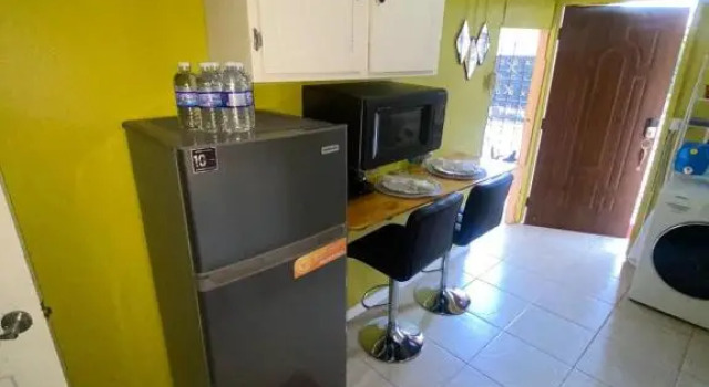 jermaines onestop, Prenota Hotel Hotel a Portmore con piscina, Piscina