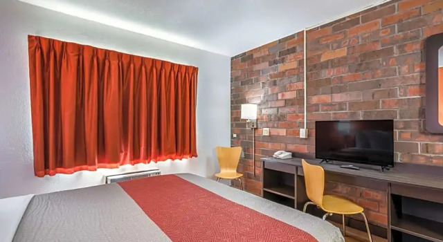 Люкс Motel 6-Madison, WI - East