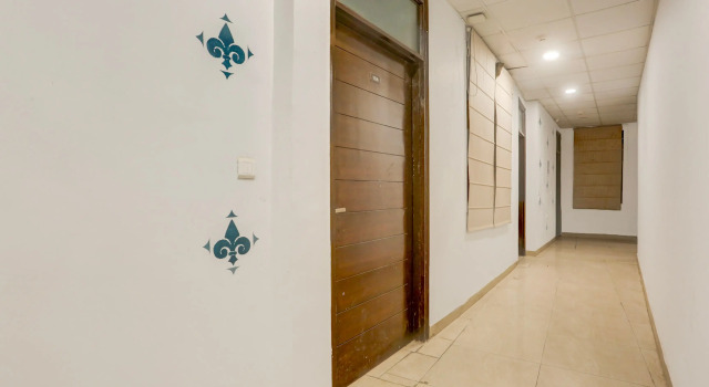 Townhouse Saket Residency Near Saket Metro, Забронировать Отель Сакет Нью-Дели, рядом с Сад пяти чувств