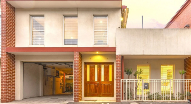 StayCentral - Port Melbourne Townhouse, Забронировать Дом для отпуска Мельбурн Melbourne Region, рядом с Пристань для яхт «Е»