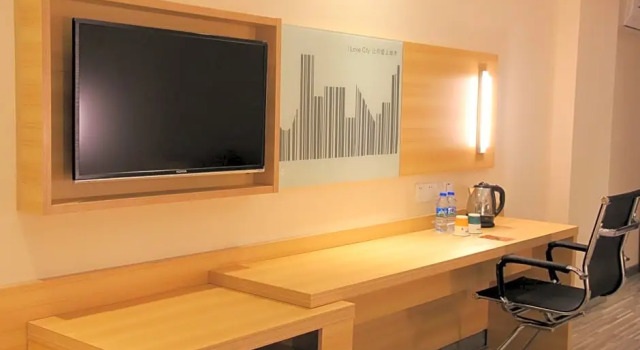 Двухместный номер Standard City Comfort Inn Huizhou Shuikou Huxi Avenue