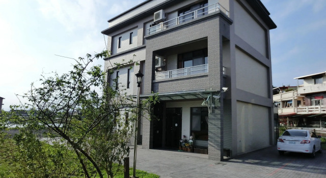 Love Play House