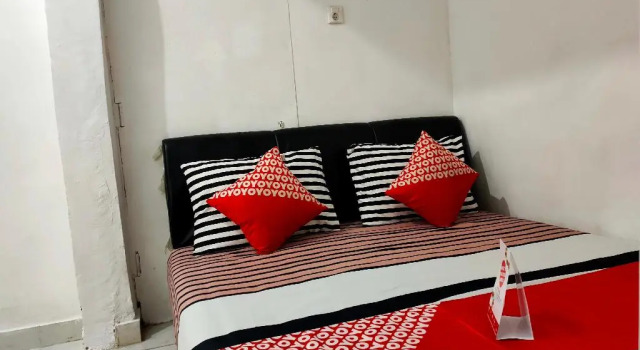 OYO 90117 Anugrah Homestay, Prenota Hotel Hotel a Sulawesi con parcheggio, Parcheggio