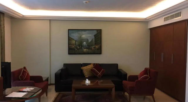 Полулюкс King Suites Hotel