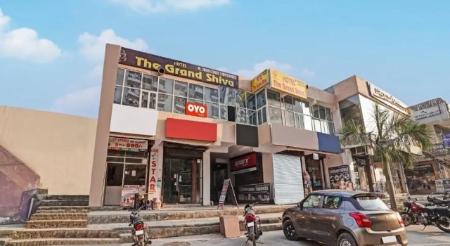 OYO Flagship 80598 Hotel Grand Shiva