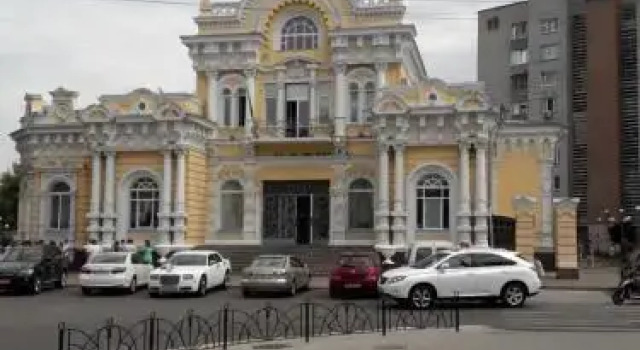 Апартаменты в центре, Prenota Appartamento Čerkasy Cherkasy