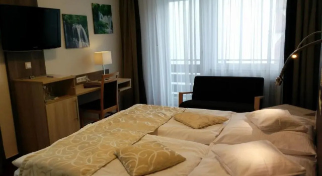 Двухместный номер Standard с балконом Wellness Hotel Garni Krone