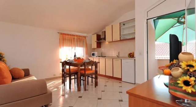 Apartments Magdalena, Забронировать Апартаменты/квартира Бибинье Задарская жупания, рядом с Пляж Бибиньски Мликарич