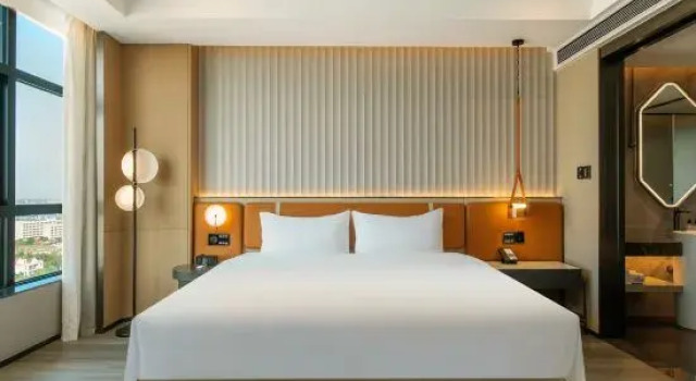 Люкс Executive Microtel by Wyndham Maoming