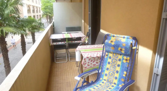 Апартаменты SANARY - Zone piétonne - GARAGE - CLIM - 2 chambres 4 à 6 personnes - WIFI