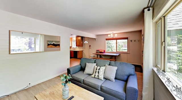 Alpine Retreat Home 3 Bedrooms 1.5 Bathroom Home