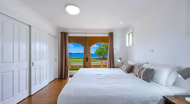Коттедж с 3 комнатами South Coast Retreat