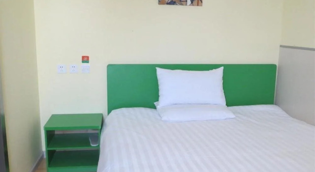 Lijiang Hongjin Express Hotel, Забронировать Отель Отели Лицзян с парковкой, рядом с Улица Сквер-стрит Древнего города Даянь, Парковка