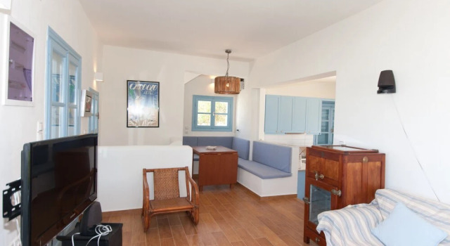 Beautiful 8-person Family Villa with Great Views by VillaRentalsgr, Prenota Villa Ambelas Paro