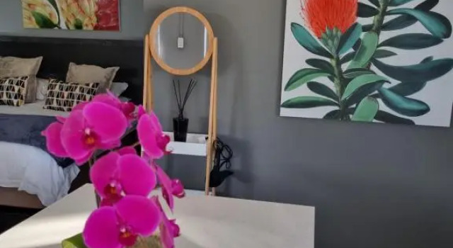 Tree Aloe Guest house, Забронировать Гостевой дом Гостевые дома Сент-Френсис-Бей, рядом с Пляж St. Francis Bay, Гостевой дом