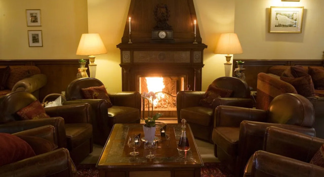 La Grange de Condé, Varaa Hotelli  