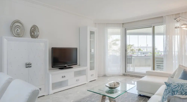 Coral Beach Aparthotel, Забронировать Отель Марбелья Коста-дель-Соль, рядом с Художественный музей Ralli