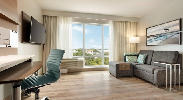 Двухместный люкс c 1 комнатой с видом на внутреннюю территорию TownePlace Suites by Marriott Outer Banks Kill Devil Hills