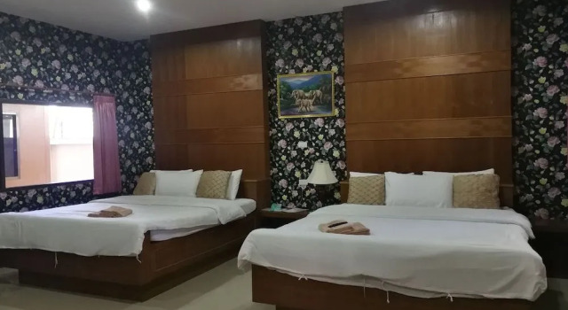 Reurn Thai Resort Ratchaburi, Забронировать Курортный отель Дамноен Садуак Ратбури, рядом с Плавучий рынок «Дамноен Садуак»