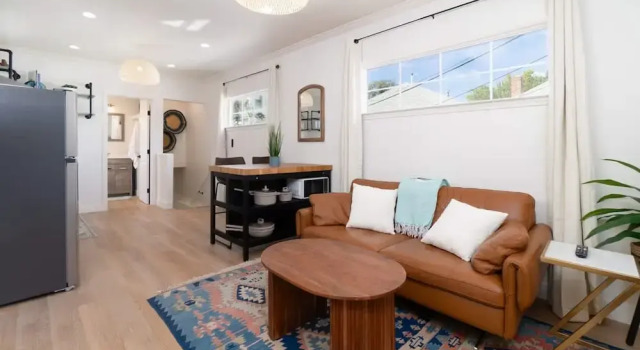 Modern 1-br Apartment Close to Downtown Vibes, Забронировать Апартаменты/квартира Апартаменты Рино, рядом с Ратуша округа Уошо, Апартаменты/квартира