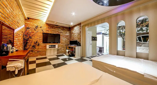 Jinju Hotel Sheja Jinju Branch, Забронировать Отель Чинджу Кёнсан-Намдо