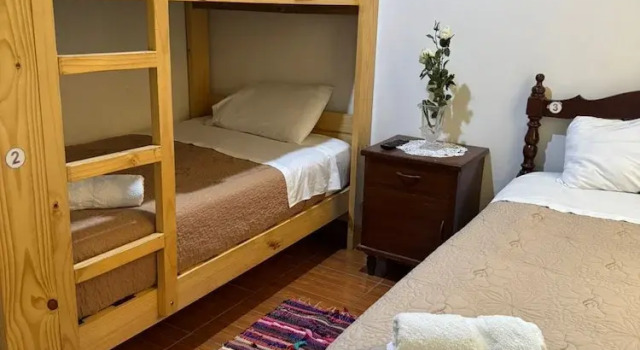 Habitación triple Clásica Ohana hostel