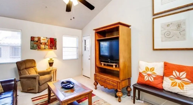 Beautiful Condo in Prime Scottsdale Location!, Забронировать Отель Отели Скотсдейл с парковкой, Парковка