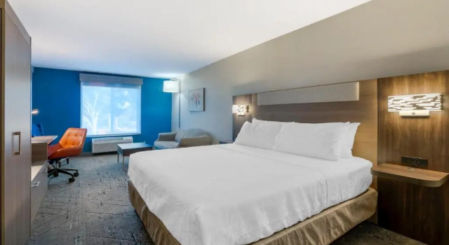 Одноместный люкс Holiday Inn Express Hotel & Suites - The Villages by IHG