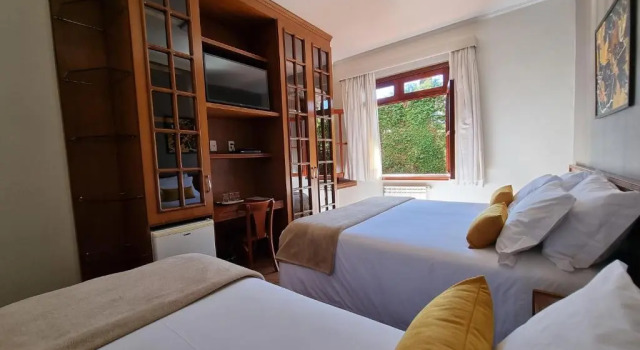 Трёхместный номер Luxury Pousada Campos de Provence Campos do Jordão