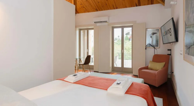 Liiiving in Porto - Trindade Deluxe Studio 3T, Забронировать Отель Порту Регион Порту, рядом с Lapa Metro Station