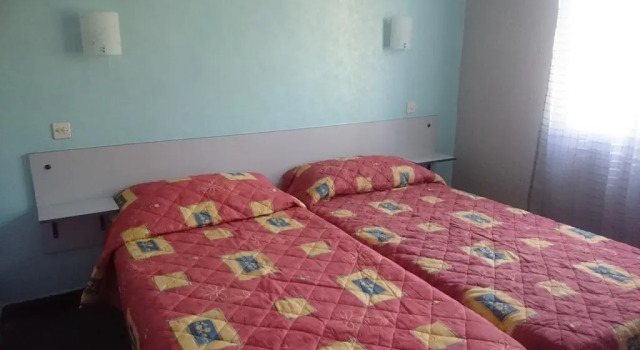 Chez Grand Mere, Rezervați Hotel Le Perthus Pyrénées-Orientales
