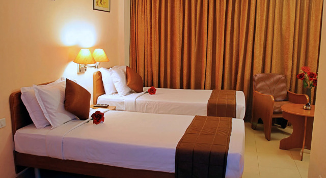 FabHotel The Royal Plaza - Koyambedu, Забронировать Отель Отели штата Тамилнада с завтраком, Завтраки