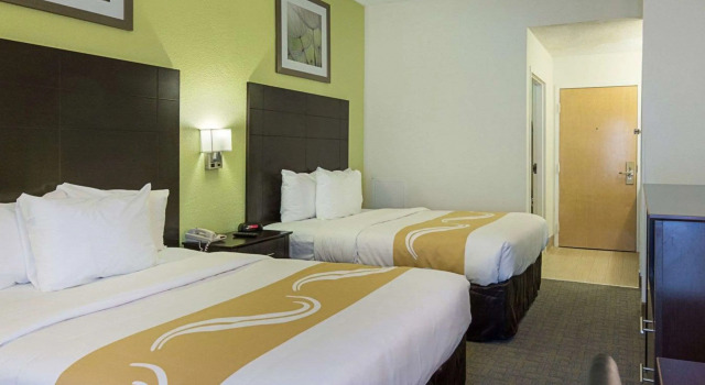 Четырёхместный номер Standard Quality Inn Richmond Airport