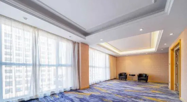 Vienna Classic Hotel (Weihai Weigao Plaza Xingfu Gate), Prenota Hotel Hotel a Shandong con parcheggio, Parcheggio