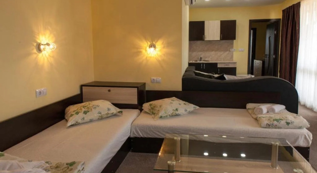 Family Hotel Bodurov, Забронировать Отель Китен Район Приморско