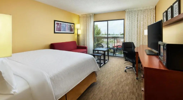Номер Standard с балконом Holiday Inn Express Tifton by IHG