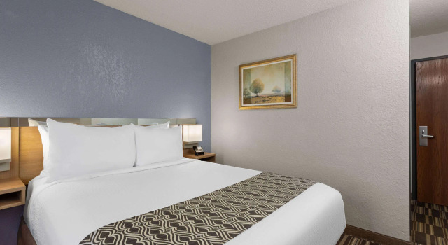 Microtel Inn and Suites - Zephyrhills, Boek Hotel Hotels in Zephyrhills met parkeren, Parkeren