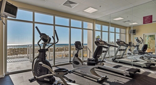 Sea Salt Villa condo, Забронировать Отель Отели Наварр с парковкой, рядом с Navarre Beach Fishing Pier, Парковка