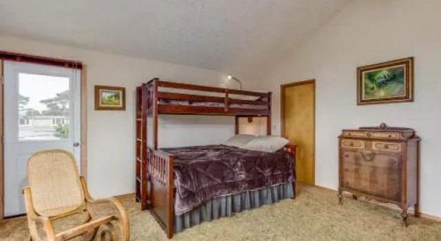 Buried Treasure, Book Hotel Neskowin Oregon Coast