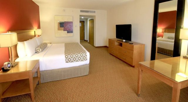 Двухместный полулюкс Crowne Plaza Monterrey Aeropuerto by IHG