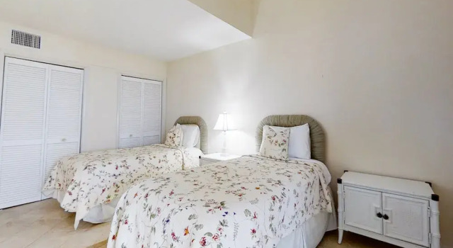 Oceanfront Condo With Spacious Balcony, Great Views, AC & Outdoor Pooloc, Забронировать Апартаменты/квартира Амилия Jacksonville Coast