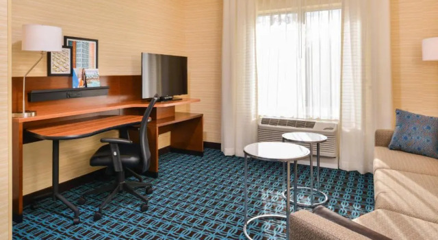 Люкс с видом на реку Fairfield Inn & Suites by Marriott Eugene East/Springfield