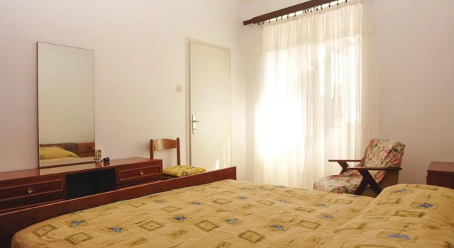 Awesome Home in Pula With Wifi and 2 Bedrooms, Book Hotel Hoteller i Pomer med parkering, Parkering