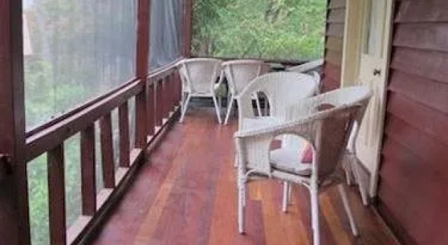 Capers Guesthouse, Barn and Cottage
