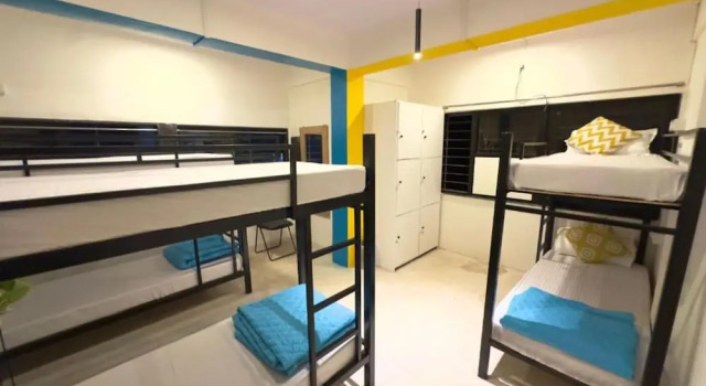 Кровать в общем номере (женский номер) Locomo Hostel Express - Stay Work Eat
