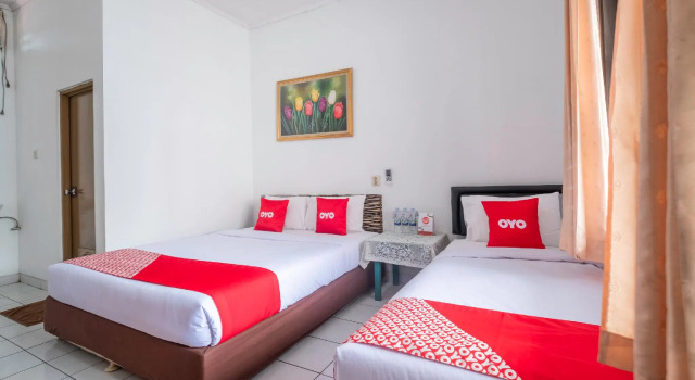 Люкс RedDoorz at Hotel pondok Kurnia near Buah Batu Bandung