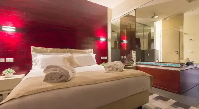 Deluxe with Indoor Spa Bath Doppel Zimmer mit Balkon und mit Meerblick Main Palace Hotel
