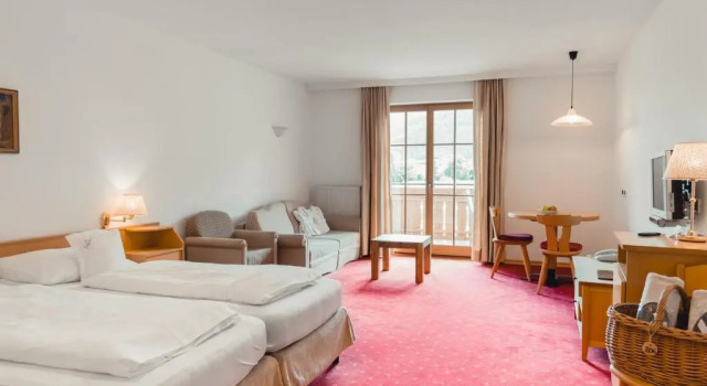 Двухместный номер Standard с видом на горы Hotel Tiefenbrunn Gardensuites & Breakfast