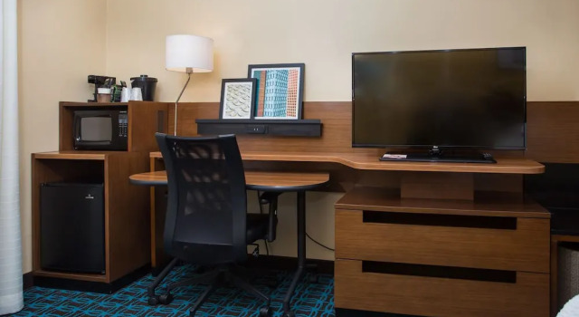 Fairfield Inn & Suites Raynham Middleborough/Plymouth, Book Hotel Middleborough Massachusetts