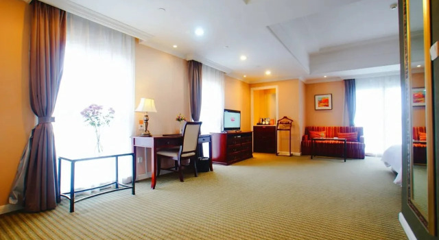 Boyi Hotel (Suzhou Industrial Park Dushu Lake University Area Linli Center Metro Station), Book Hotel Hoteller i Suzhou med parkering, Parkering